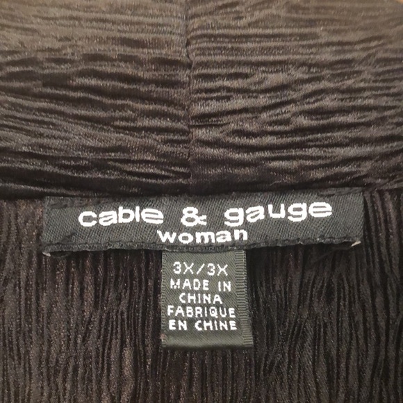 Elegant CABLE & GAUGE Dress-Top - Picture 3 of 6